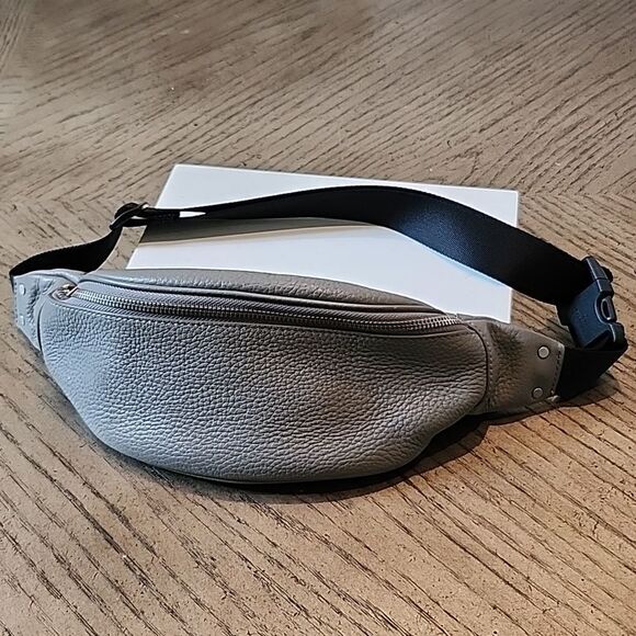 Gray leather pebbled belt bag Treasure & Bond - Picture 6 of 6